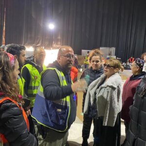 Mert Fırat Instagram - Sezen Aksu ve Ali İsmail Korkmaz Vakfı (Alikev) Yönetim Kurulu Başkanı Emel Korkmaz Hatay Expo depomuzu ziyaret etti. 

Değerli sanatçı Sezen Aksu ve Ali İsmail Korkmaz Vakfı (Alikev) Yönetim Kurulu Başkanı Emel Korkmaz depomuzda İhtiyaç Haritası ve Afet Platformu’nda yer alan STK’lardan sahada giderek artan güncel ihtiyaçlar hakkında bilgi alıp depomuzda görev yapan gönüllülerimizle sohbet etme imkanı buldu. @ihtiyacharitasiofficial 

Değerli ziyaretleri için teşekkür ederiz. 

@aliismailkorkmazvakfi #sezenaksu