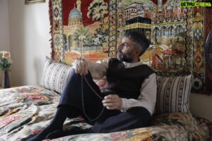 Mert Turak Instagram - “ Kızıl goncalar “ Bu akşam 20:00’ de Fox tv de.