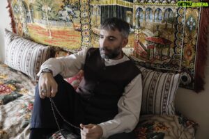 Mert Turak Instagram - “ Kızıl goncalar “ Bu akşam 20:00’ de Fox tv de.