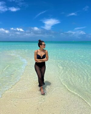 Merve Akkaya Instagram - a sandbank all for myself in 🇲🇻