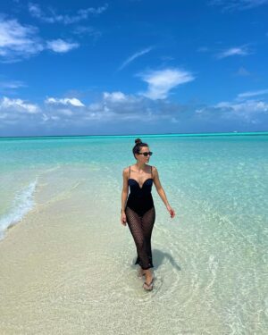 Merve Akkaya Instagram - a sandbank all for myself in 🇲🇻
