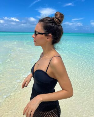 Merve Akkaya Instagram - a sandbank all for myself in 🇲🇻