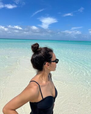 Merve Akkaya Instagram - a sandbank all for myself in 🇲🇻