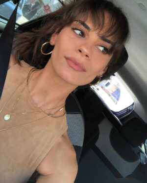 Merve Akkaya Instagram - she knows who she is / she just forgot it for a while 👀
dreams in my head ✨
a whole new chapter ⏳