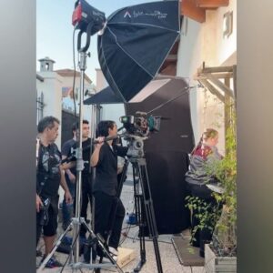 Mery Cabezuelo Instagram - Nueva aventura como “productriz”. El objetivo es hacer cada vez proyectos más elaborados. Os muestro 10 momentos de “¿Qué estás haciendo con tu vida?”, cortometraje que está ahora mismo en post producción y que verá la luz muy pronto:

1. El casting; @itziarcastro 🙋‍♀️ @victor.palmero 
2. El equipo en exteriores 
3. En esta parte nos reímos mucho 
4. Mi amor por @laraoliivares es oficial
5. Un buen maqui y pelu nunca viene mal
6. Amo muchísimo las tomas falsas
7. Adorable
8. Cámaras siempre excelentes by @rcservicemadrid 
9. Con el dire @fergonzalezcut 
10. Que la luz natural os acompañe 

Foto fija by @pipofernandezfoto 

🎬💜🫶🏼🎥