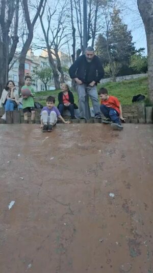 Mesut Süre Instagram - Fazlı’nın oğlan Onur ve Cem’in oğlan Toprak’la kozlarımızı paylaştık.. Kazandım diyemem:)
