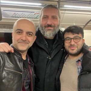 Mesut Süre Instagram - Virgin Radyo’da Rabarba başlıyor.. Erman Arıcasoy ve Caner Dağlı geldiler.. “Yaşam Standardını DÜŞÜREN Ne Var, Etrafında Kim Var :) “ .. @ermanaricasoy , @caneerdagli , @virginradiotr