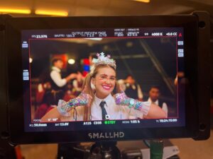 Mia Blakeman Instagram - It’s a wrap para #lee7 Gracias @vperezproduc @somosproductions @pinolywoodoficial por otro proyecto mágico. Agradecida con la oportunidad de volver a compartir escenas con amigos que ya se han convertido en familia. Los quiero demasiado 🫶