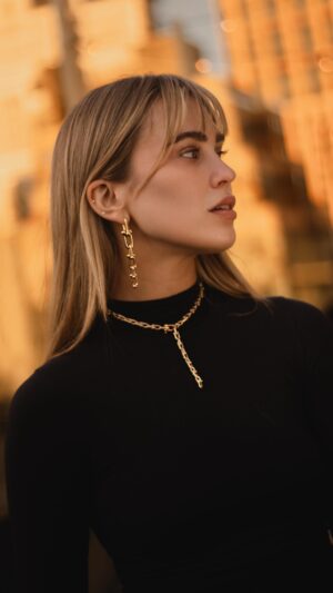 Mia Blakeman Instagram - No importa la distancia @tiffanyandco siempre me recuerda a ti 💌 que tengan un hermoso día de San Valentín junto a los que amas… y si aún no haz encontrado el regalo perfecto para la persona perfecta, take this as a hint 😉❤️ #ATiffanyValentinesDay #TiffanyAndCo 

📹 @mindlystudio