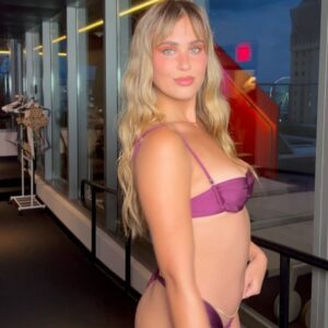 Mia Blakeman Instagram - Minutes before hitting the runway for @tinyeswim