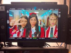 Mia Blakeman Instagram - It’s a wrap para #lee7 Gracias @vperezproduc @somosproductions @pinolywoodoficial por otro proyecto mágico. Agradecida con la oportunidad de volver a compartir escenas con amigos que ya se han convertido en familia. Los quiero demasiado 🫶