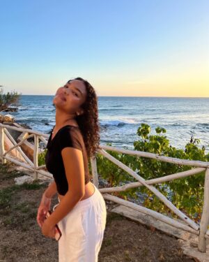 Mia Isaac Instagram - bless up!