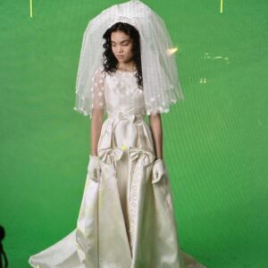 Mia Isaac Instagram - this time last year i moved across the world to spend six long months filming… there were a lot of ups and downs, and it definitely wasn’t easy, but it was worth it. now i can finally share it!

grateful for all the people who dedicated their time and energy to this show — from every freezing night shoot to every melting hot beach day. grateful for all the friends i made, who made me feel at home in a foreign country. this was a once in a lifetime experience. but it doesn’t belong to me anymore… it belongs to the people watching :)

now you can watch @blackcakehulu on @hulu in the US and @disneyplus in the UK/Canada! 

so much love 💛🇯🇲🏴󠁧󠁢󠁷󠁬󠁳󠁿