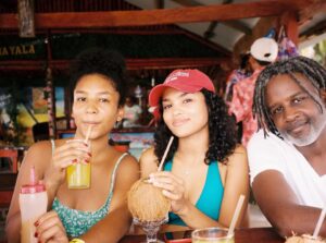Mia Isaac Instagram - 🇵🇦 on 🎞️