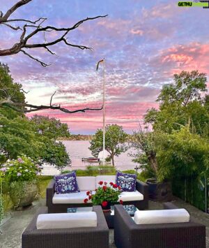 Micael Bindefeld Instagram - Summer Sunset at Aspvik!
-
-
Amazing summer sundown while working in the garden at Aspvik!
-
-
The two blue/white pillows in our sofa are from my own design under the line “House of Aspvik” for @fyrklovern_sverige 
-
-
#sundown #swedishsummer #solnedgång #minträdgård #mygardentoday #minträdgårdidag #aspvik 
-
-
Detta är inte något samarbete eller arvoderat reklaminlägg!
