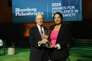 Michael Bloomberg Instagram - Millions of road fatalities and injuries each year could be prevented with stronger laws, better infrastructure, and more efficient enforcement.

These awardees are showing tremendous progress in these areas and making roads safer:

🛑 Argentina
🛑 Bogotá, Colombia
🛑 Tunisia
🛑 Pleiku City, Viet Nam

We’re glad to recognize their work tonight at our inaugural Bloomberg Philanthropies Awards for Excellence in Road Safety.