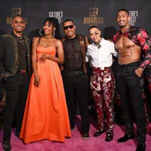 Michael Bolwaire Instagram - ALL SMILES WITH MY 
#ALLTHEQUEENSMEN FAMILY….
@keithswiftjr @oshearussell @carter_thebody @racquelpalmer_ 

SEASON 3 PREMIERES 7/20

VEST BY: @royall_dinero 

#MICHAELBOLWAIRE
#BOLOTHEENTERTAINER
#THEEXCEPTION
#BET
#DOC
