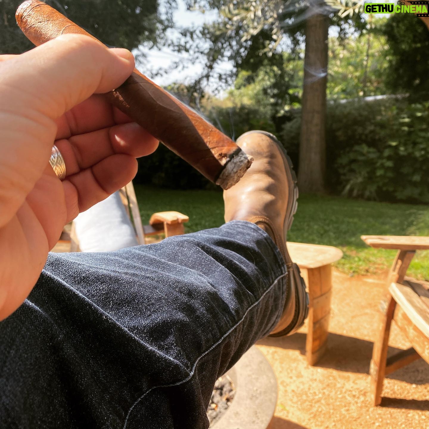 Michael Cudlitz - 14.9K Likes - ……It’s that kinda afternoon. Hope you all get to take a moment and pause. Do what you love to do…….. 🌹
#botl #sotl #Cigars #fuente #redphonebooth 👊👊