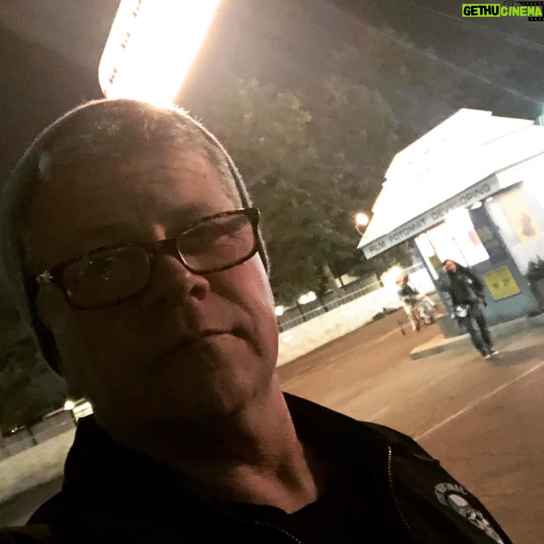 Michael Cudlitz - 23.5K Likes - #nightshoot @thekidsarealrightabc 👊👊👊 #fotomat