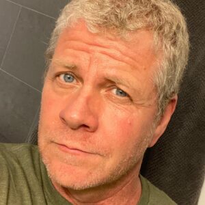 Michael Cudlitz Instagram - Let’s do this thing !! 👊👊👊 @cbstv #quarantine #Clarice #Vicap #Toronto ...... 🕺🏼