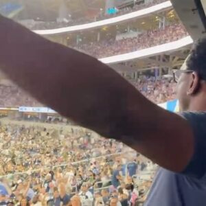 Michael Irvin Instagram - Last night paying tribute to the @dallascowboys HEAD COACH of the SUPER times in the 90’s! We NEVER lose when @jimmyhohnsoms is in the building!! My #Coach