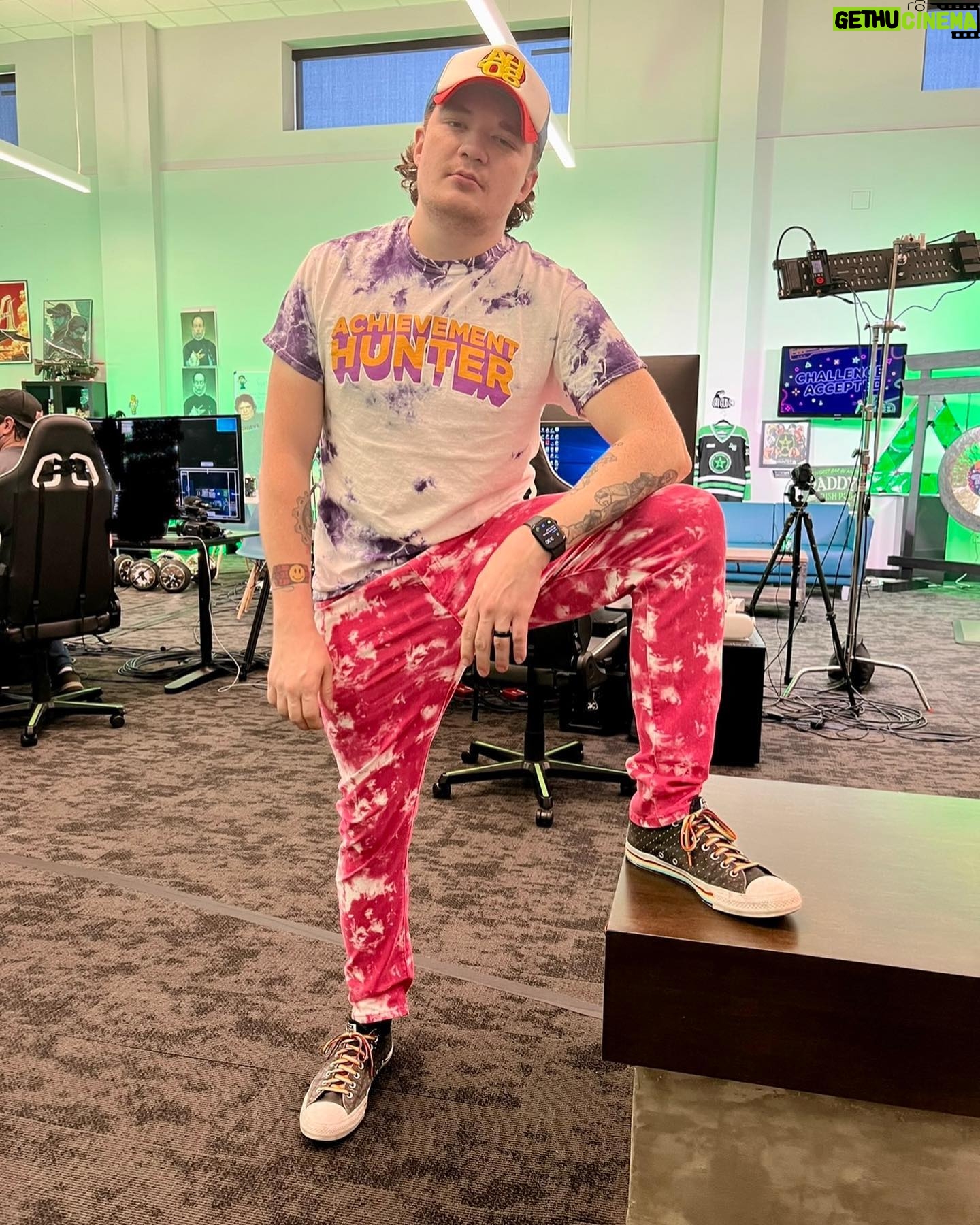 Michael Jones - 9.5K Likes - Mikey Jay #ootd 🛴 🔥