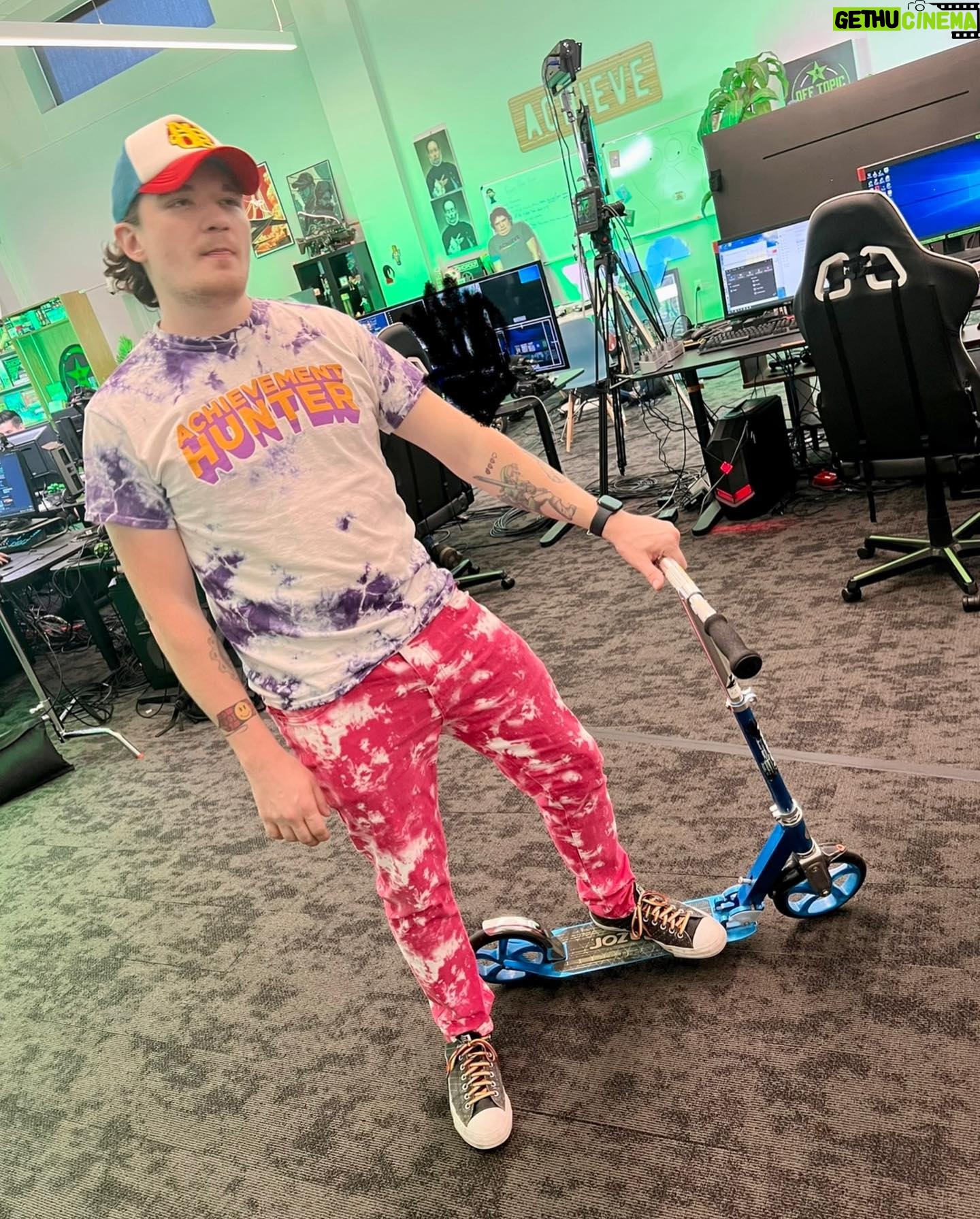 Michael Jones - 9.5K Likes - Mikey Jay #ootd 🛴 🔥
