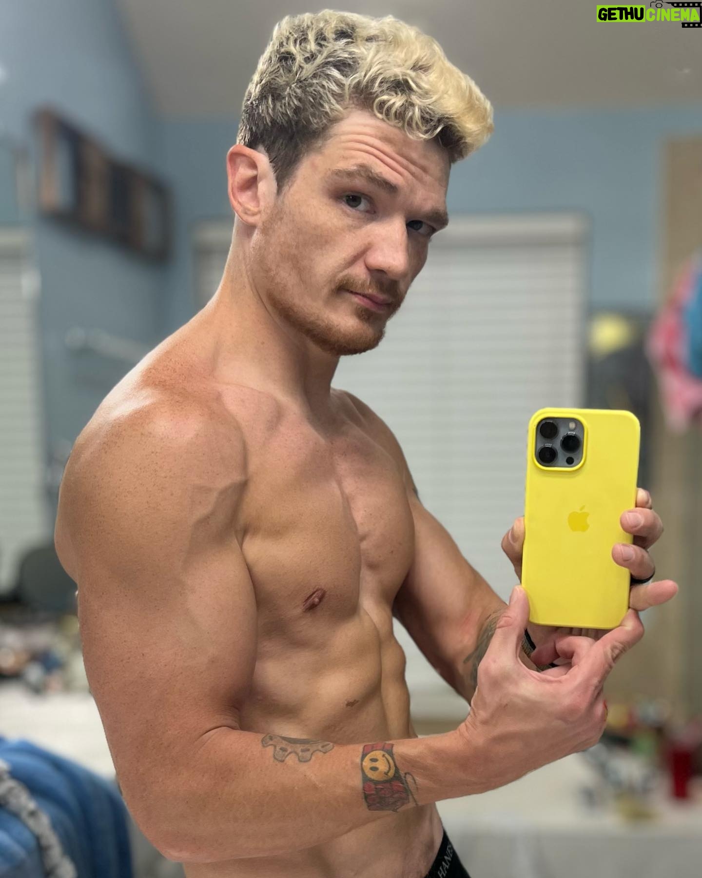 Michael Jones - 14.8K Likes - Same pose new hair