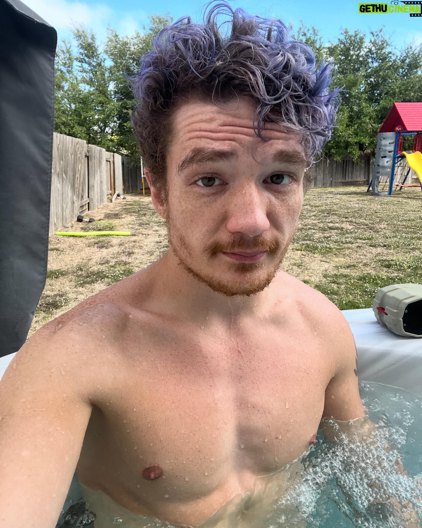 Michael Jones - 7.9K Likes - The temperature has finally gotten cooler which means it’s officially Hot Tub Season TM! A lil’ treat for my body before I destroy it later on @tonal.