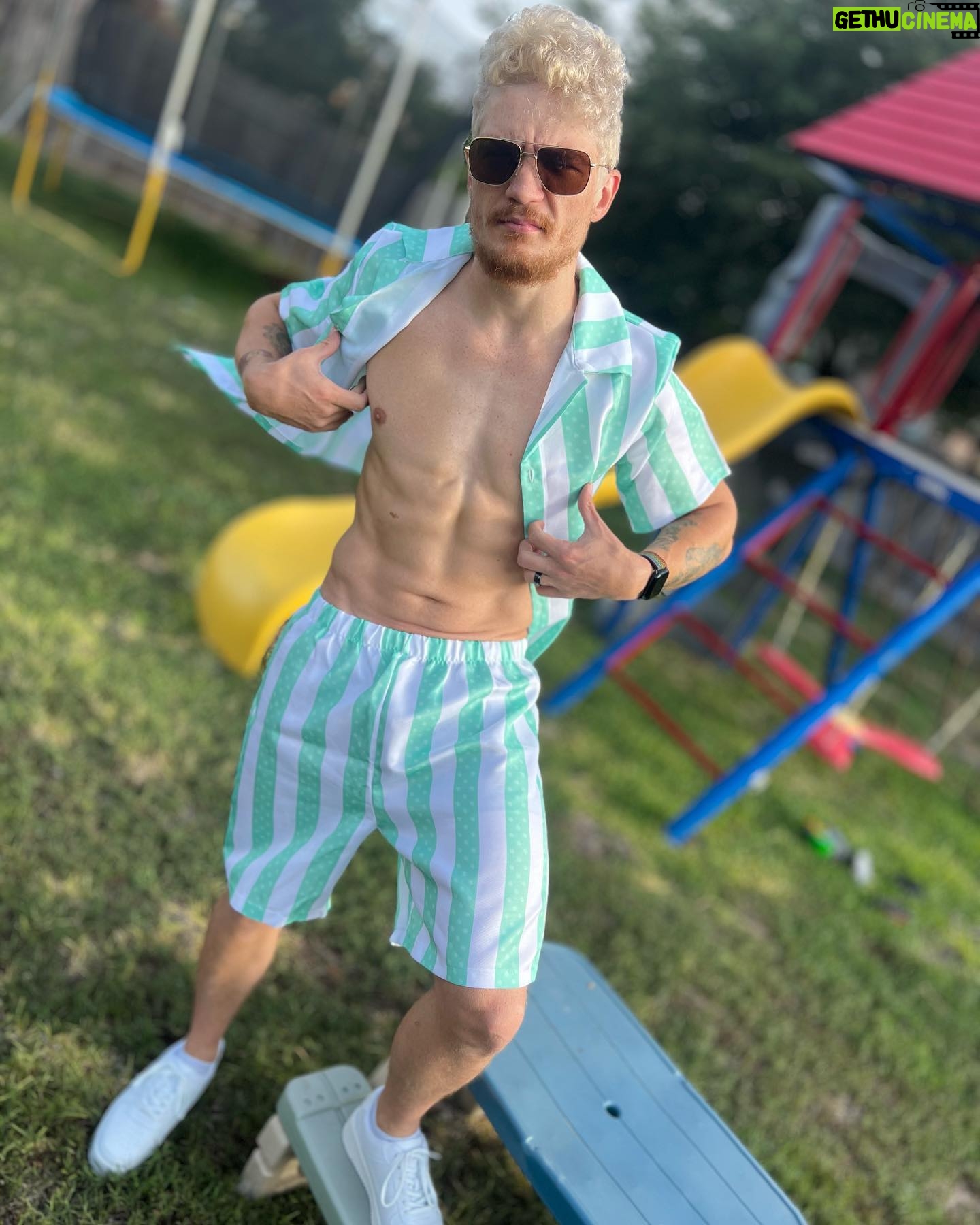 Michael Jones - 31.4K Likes - Can you believe this isn’t sponsored? I’m doing it wrong! @barbie #Barbie #Ken
📸 @iamlindsayjones