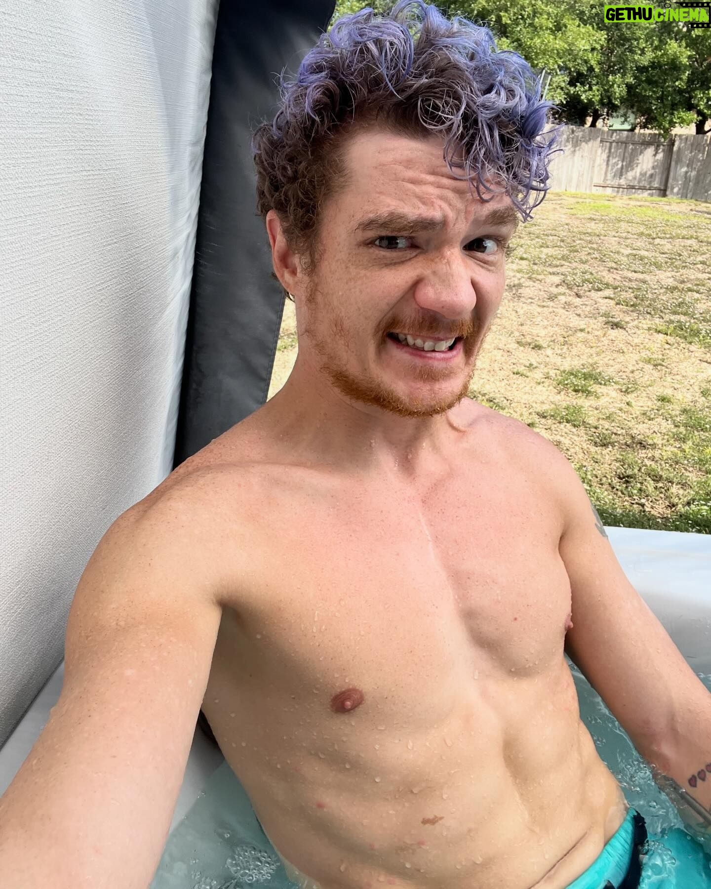 Michael Jones - 7.9K Likes - The temperature has finally gotten cooler which means it’s officially Hot Tub Season TM! A lil’ treat for my body before I destroy it later on @tonal.