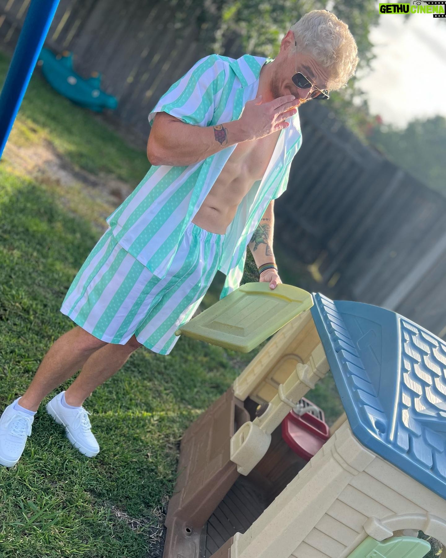 Michael Jones - 31.4K Likes - Can you believe this isn’t sponsored? I’m doing it wrong! @barbie #Barbie #Ken
📸 @iamlindsayjones
