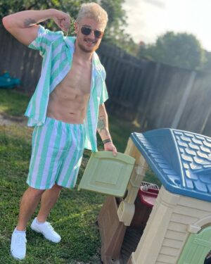 Michael Jones Instagram - Can you believe this isn’t sponsored? I’m doing it wrong! @barbie #Barbie #Ken 
📸 @iamlindsayjones