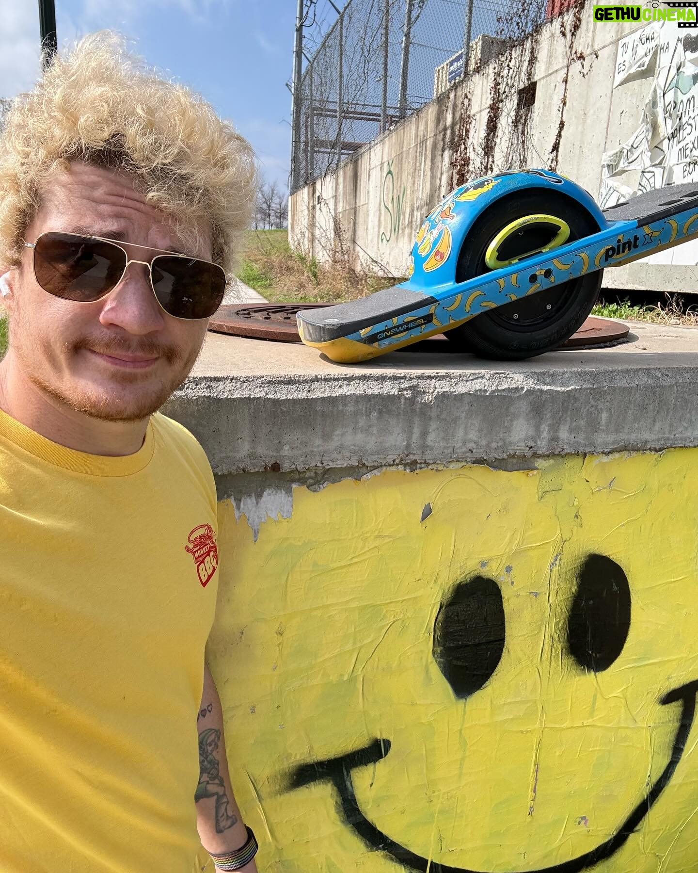 Michael Jones - 8.4K Likes - 🙂🐙🛹