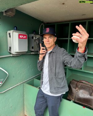 Michael Kelly Instagram - Baseball   Jack Ryan = A perfect match ⚾️. 
.
.
No first pitch from us yesterday due to weather, but thank you @redsox for all the love and letting me use the dugout urinal!