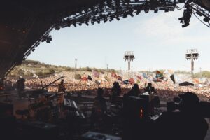 Michael Kiwanuka Instagram - This one’s taken a while to sink in but @glastofest thank you so much. Beyond my wildest dreams. To be able to perform on that stage means too much to write down. I felt the warmth of the people. One for the books. Thank you @liannelahavas for joining us. You’re voice soared. No place on Earth like worthy farm. ❤️❤️❤️❤️ 📸 @jodie_canwell