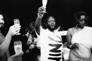 Michael Kiwanuka Instagram - This one’s taken a while to sink in but @glastofest thank you so much. Beyond my wildest dreams. To be able to perform on that stage means too much to write down. I felt the warmth of the people. One for the books. Thank you @liannelahavas for joining us. You’re voice soared. No place on Earth like worthy farm. ❤️❤️❤️❤️ 📸 @jodie_canwell