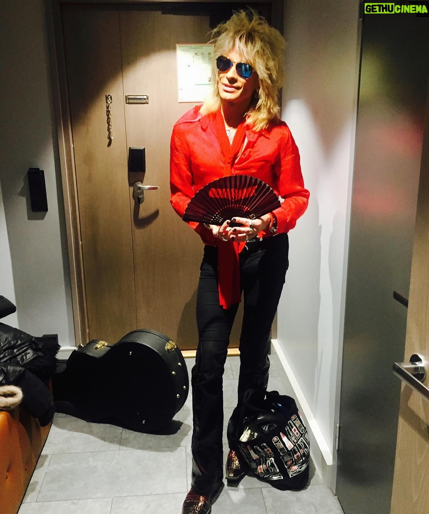 Michael Monroe - 4.1K Likes - 🌟🌟🌟🌟