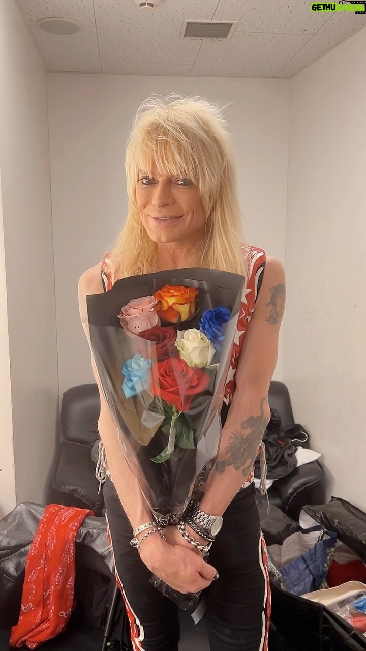 Michael Monroe - 3.3K Likes - Thank you Japan ❤️🇯🇵
📹 @gavmccaughey
🎵 Everybody’s Nobody
