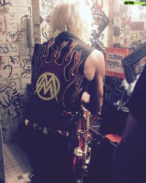 Michael Monroe Instagram - Tavastia 8.5. 2024 🌟🌟🌟🌟🌟
@tavastiaklubi 
@warnermusiclive 
@steveconte 
@richloyalty 
@samiyaffaofficial 
@karlrockfist