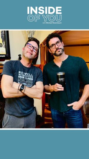 Michael Rosenbaum Instagram - The power of kindness. It’s simple really. Fab conversation with Tom Ellis. 
Don’t miss it. 🧩🧩🧩

Link in bio OR 👉 InsideOfYouPodcast.com 

#insideofyoupodcast #michaelrosenbaum #tomellis #lucifermorningstar #lucifernetflix #kindnessmatters