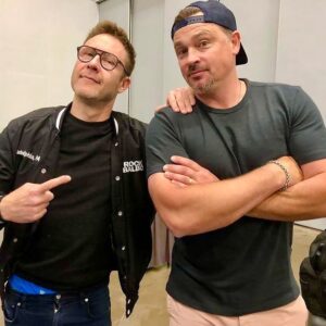 Michael Rosenbaum Instagram - Happy Birthday to one of my favorite people on the planet. Tommy, have a great day my friend.  Known ya 23 years. Here’s to 23 more. love, rosey

@tomwelling #happybirthday