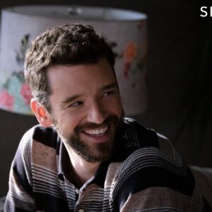 Michael Urie Instagram - A little #shrinking pic on the main in honor of Brian finally sitting on the old therapist’s couch. Gaby gets him talking (love having scenes with @msjwilly episode 5 now streaming. @appletvplus