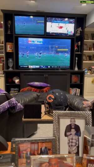 Michael Wilbon Instagram - No meltdowns Monday Night…Bears and Bulls on the Beantown Smackdown!!!