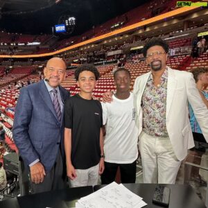 Michael Wilbon Instagram - The Commish, the DJ, Chris Tucker, Le Batard, Windhorst, and the Boys! Just a Baller Week at the Finals in Miami!!!

Now back to Denver with the NBA Countdown crew for Game 5…

📷 for pic 4: Allen Kee/@espn_images