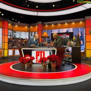 Michael Wilbon Instagram - They just let anybody wander into the @pti studio these days!