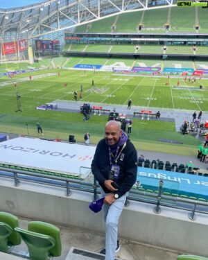 Michael Wilbon Instagram - Still trying to wrap my head around a college football 🏈 game in Ireland🇮🇪!

#GoCats!!!