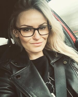 Michaela Bernard Instagram - 🏎🏎🏎 
#brmbrm🚘 
#carselfie 
#formule1 
#rally #blondynazavolantem #jsemprinceznavole 
#blonde #hondacivic #honda #piercing #piercings #doctor #surgeon #picoftheday #photooftheday #czech #karllagerfeld #hairextensions #hairextension #igers #weekendvibes
