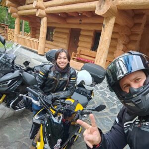 Michaela Dinh Instagram - Dnešní den se fakt povedl! A to hlavně díky Petrovi, který mě dnes vytáhnul na motorku a vzal mě do Pekla. 😈😁 
Cestou jsme se ještě zastavili na Sečské Přehradě, pak jsme udělali zajímavou zastávku ve vesnici Rváčov, kde žije člověk, co sbírá panenky. 😱 Celkem strašidelný. A pak Peklo. 
Bála jsem se, aby si mě tam nenechali, ale upřímně, když jsem zjistila, jak tam vaří, tak bx mi to sni nevadilo. 🤪🤩

Péťo, moc díky za prima den! 😊

#michaeladinhova #petrdvorak #motovylet #honda #hondatrip #peklo