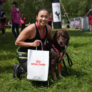Michaela Dinh Instagram - @harddograce.cz 2024 je za námi a já moc děkuji organizátorům, že mě oslovili jako moderátorku, protože to byl úžasný den. ♥️
A dokonce jsem si ten závod měla šanci odběhnout s Jazzinkou a mým přítelem, který nás v tom nenechal a šel do toho s námi! 🤩 

Všechna čest všem závodníkům a jejich pejskům, protože to nebylo vůbec snadné, ale bylo to krásné. ♥️ 

📸 Děkuji @tomaskaser za fotku po doběhnutí do cíle. 🤩

#harddogracecz #michaeladinhova #moderatorka #canicross #lovedogs